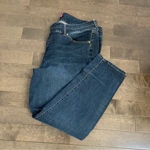 Torrid Size 28T Tall High Rise Medium Wash Blue Jeans with 2 Buttons Inseam 32